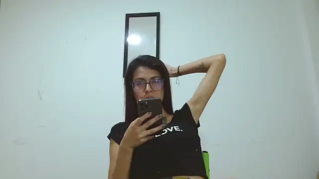 Emily Lopera online show from May 16, 2:19 am