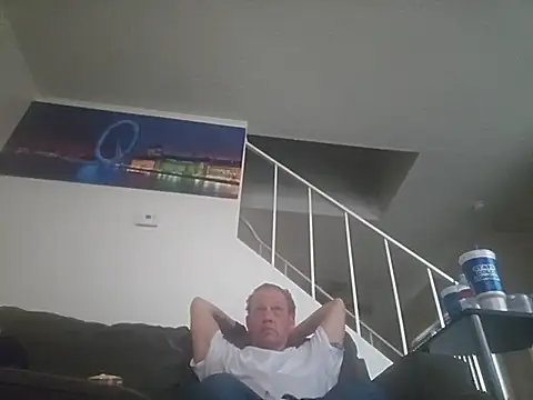 Snapshot of yourMasterisBored chatting on July 27, 2:18 am yourMasterisBored online show from July 27, 2:18 am