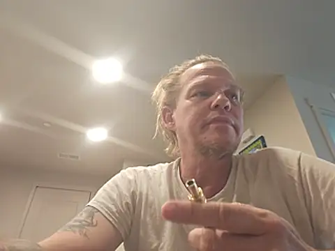 Snapshot of yourMasterisBored chatting on July 30, 1:15 am yourMasterisBored online show from July 30, 1:15 am