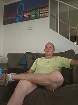Snapshot of yourMasterisBored chatting on July 30, 1:21 pm yourMasterisBored online show from July 30, 1:21 pm