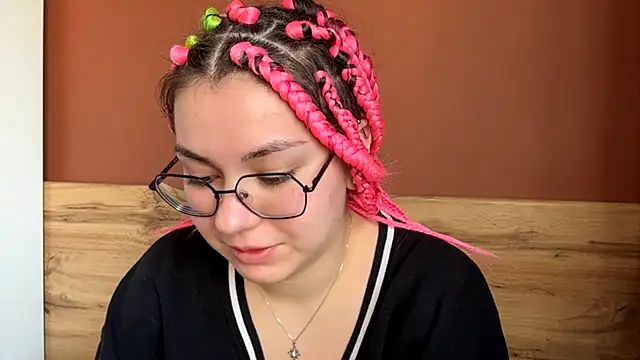 KlairRoms online show from March 18, 7:22 am