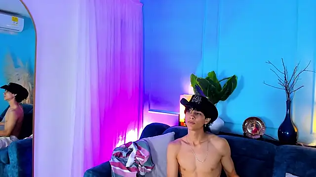 Cheys Mast online show from March 15, 3:51 pm