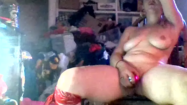 Snapshot of Ambionce chatting on July 13, 4:48 am Ambionce online show from July 13, 4:48 am