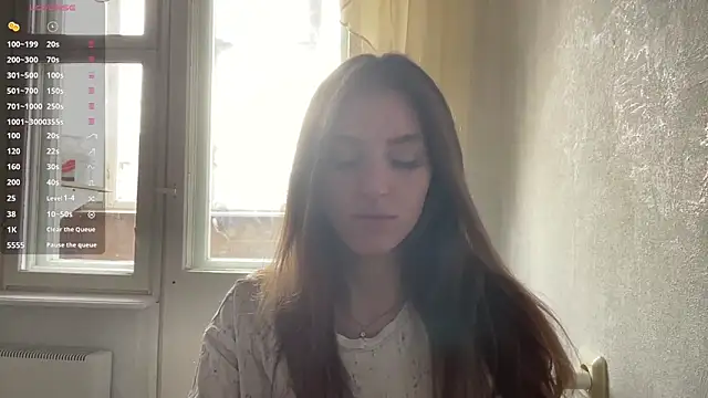 Snapshot of Moonstarisrares chatting on June 17, 6:49 am Moonstarisrares online show from June 17, 6:49 am