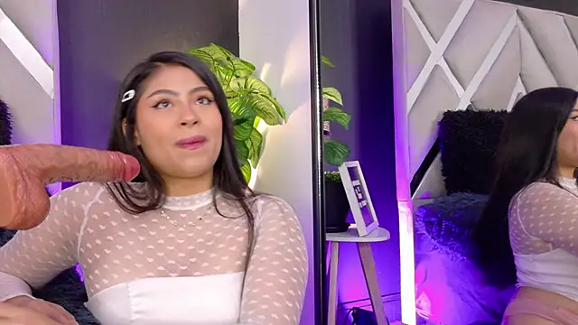 Snapshot of Aleksa_way chatting on April 27, 1:20 pm Aleksa way online show from April 27, 1:20 pm