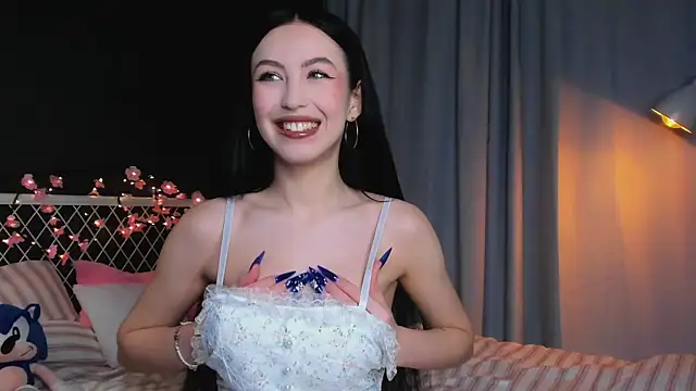 lizaa breeze online show from May 8, 6:13 pm