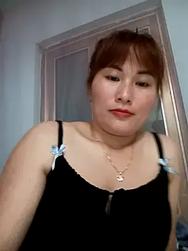 Snapshot of Lucxy-ki6 chatting on May 6, 1:05 pm Lucxy-ki6 online show from May 6, 1:05 pm