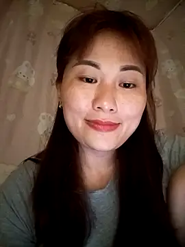 Snapshot of Lucxy-ki6 chatting on May 10, 1:27 pm Lucxy-ki6 online show from May 10, 1:27 pm