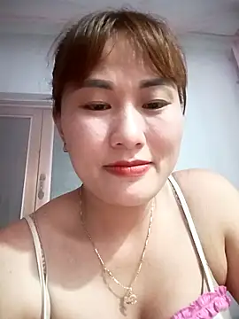 Snapshot of Lucxy-ki6 chatting on May 15, 1:18 pm Lucxy-ki6 online show from May 15, 1:18 pm