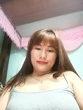 Snapshot of Lucxy-ki6 chatting on May 28, 1:52 pm Lucxy-ki6 online show from May 28, 1:52 pm