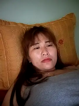 Snapshot of Lucxy-ki6 chatting on June 4, 3:51 pm Lucxy-ki6 online show from June 4, 3:51 pm