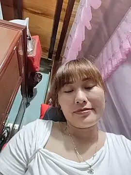 Snapshot of Lucxy-ki6 chatting on June 9, 12:28 pm Lucxy-ki6 online show from June 9, 12:28 pm