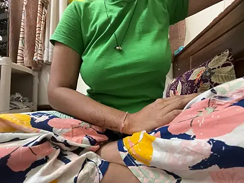 Snapshot of Noor_Sexy02 chatting on July 28, 2:07 am Noor Sexy02 online show from July 28, 2:07 am