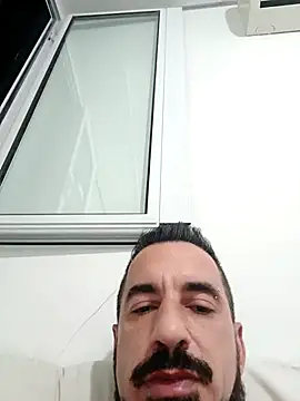 muscle model33 online show from March 16, 5:44 am