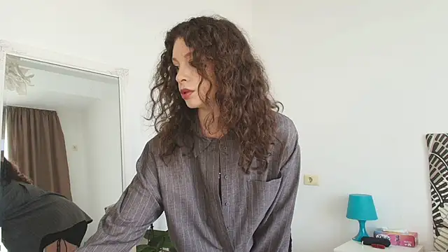 IreneBlue  online show from April 28, 7:02 am