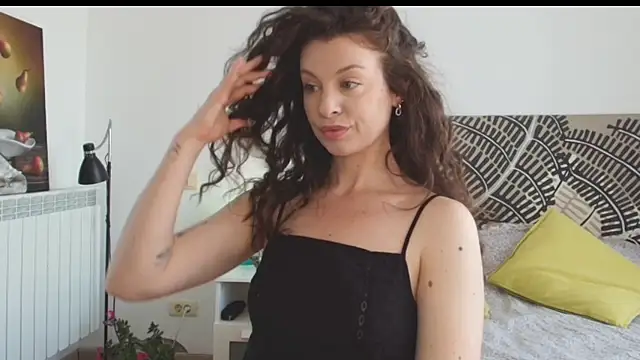Snapshot of IreneBlue_ chatting on July 6, 8:00 am IreneBlue online show from July 6, 8:00 am