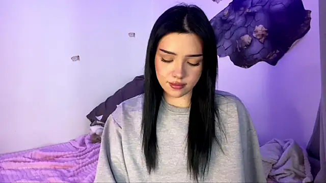 BeckyAurielle online show from April 22, 1:45 pm