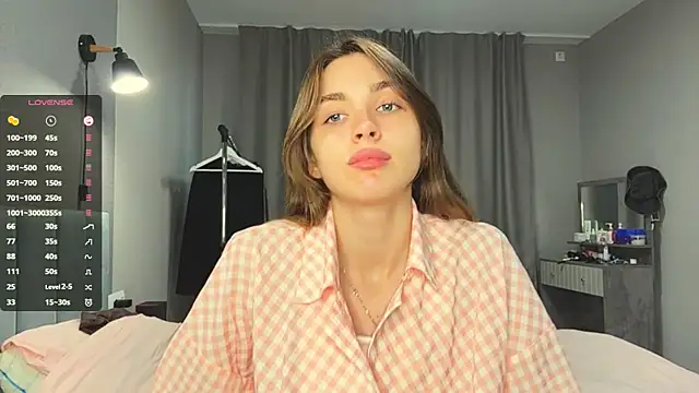 Veluxe online show from July 18, 4:00 pm