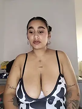Mia skyy18 online show from May 12, 11:40 am