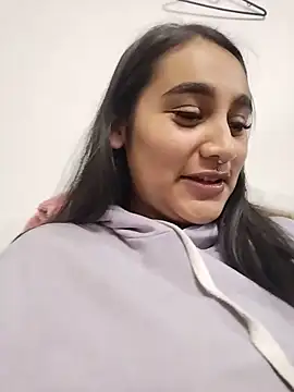 Mia skyy18 online show from May 15, 2:29 am