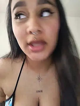 Mia skyy18 online show from May 20, 12:22 pm