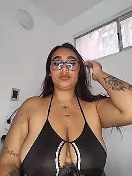 Mia skyy18 online show from June 26, 4:55 pm