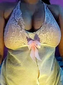 Snapshot of SHIVANI_PVT chatting on April 16, 9:21 am SHIVANI PVT online show from April 16, 9:21 am