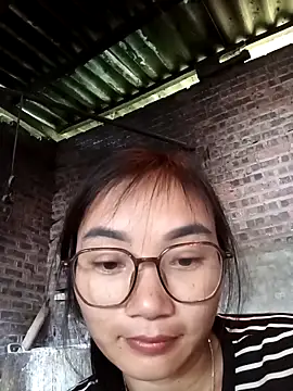 emmasexy2k online show from April 22, 6:05 am
