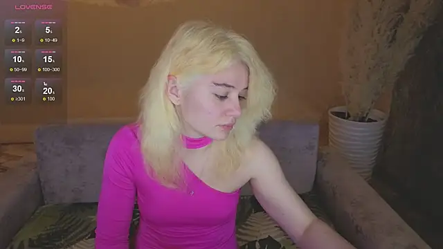 ElizabethRedWings online show from May 26, 1:34 am
