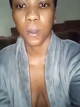 Snapshot of BooityChick chatting on June 23, 10:30 pm BooityChick online show from June 23, 10:30 pm