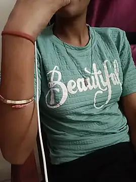 Snapshot of aushi_rajput chatting on May 7, 5:18 pm aushi rajput online show from May 7, 5:18 pm