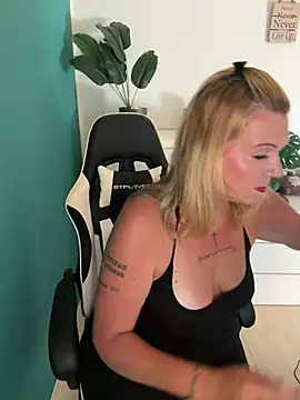SuesseAurelie1 online show from June 19, 4:11 pm