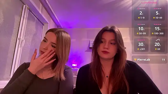 DioneYsaguirre online show from March 18, 5:16 pm