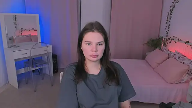 Snapshot of MillyBrown_ chatting on May 28, 10:56 am MillyBrown online show from May 28, 10:56 am
