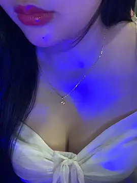 Snapshot of Quincy_baby chatting on June 3, 1:30 am Quincy baby online show from June 3, 1:30 am