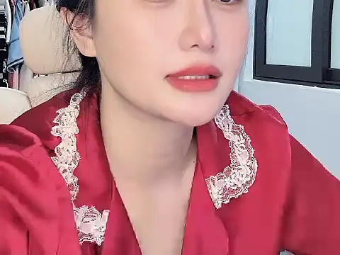 Snapshot of AmyLinee_1 chatting on June 21, 4:59 am AmyLinee 1 online show from June 21, 4:59 am