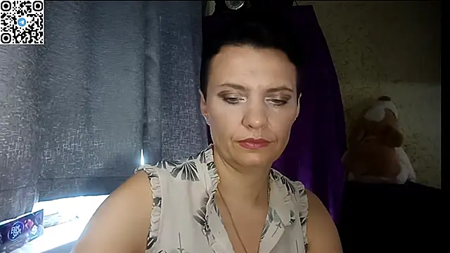 HotMamaQueen234 online show from June 28, 12:33 pm