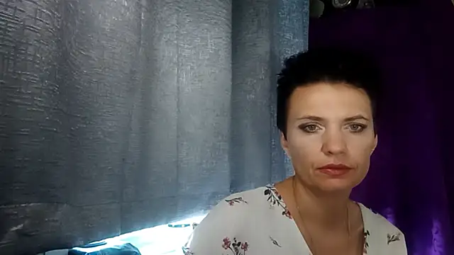 HotMamaQueen234 online show from July 25, 11:19 am