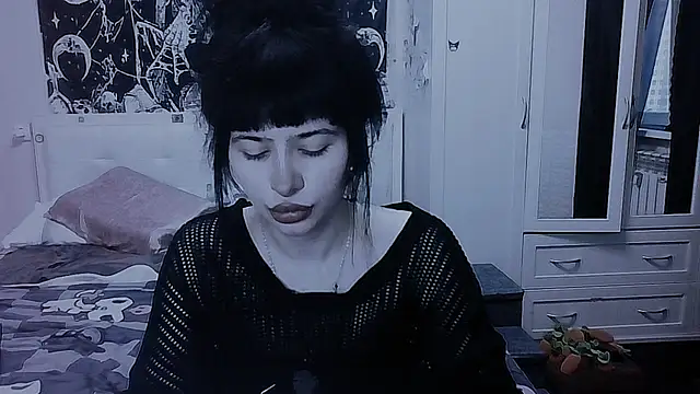 AllisonDeetz online show from May 22, 5:07 pm