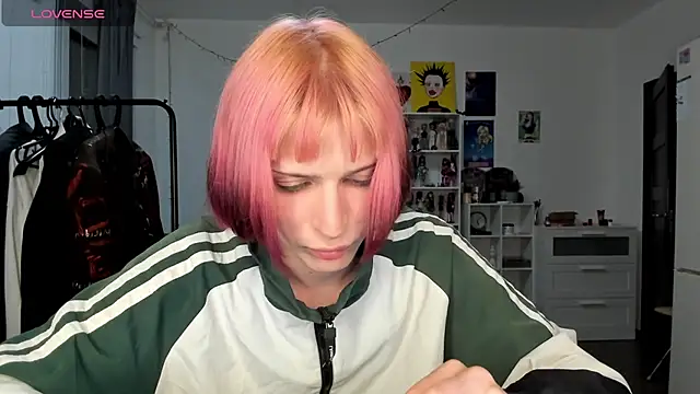 sweet peach    online show from April 15, 6:15 pm