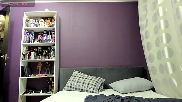 sweet peach    online show from April 25, 8:17 pm