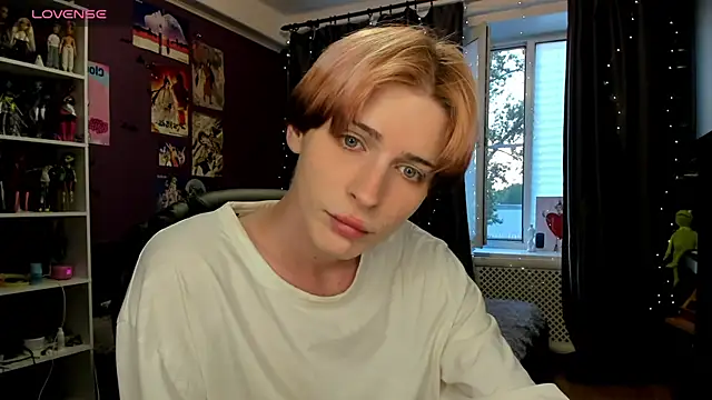 sweet peach    online show from June 3, 6:35 pm