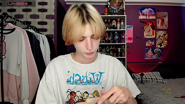 Snapshot of sweet_peach___ chatting on July 22, 3:37 pm sweet peach online show from July 22, 3:37 pm
