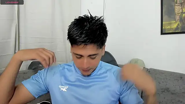 Snapshot of sweetlatinoboy chatting on August 2, 9:41 am sweetlatinoboy online show from August 2, 9:41 am