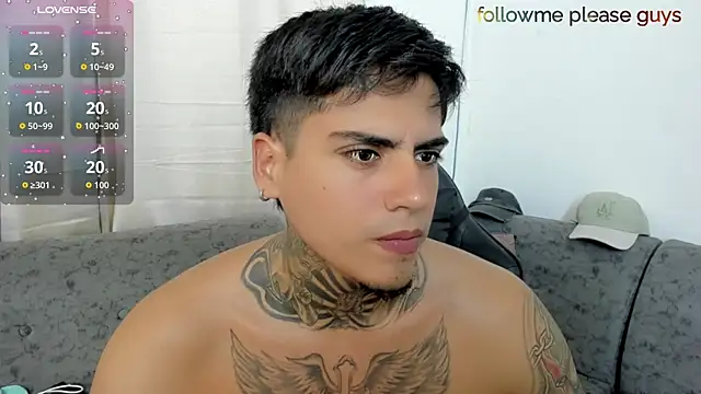 Snapshot of sweetlatinoboy chatting on August 3, 9:51 pm sweetlatinoboy online show from August 3, 9:51 pm