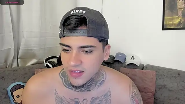 Snapshot of sweetlatinoboy chatting on August 9, 9:36 am sweetlatinoboy online show from August 9, 9:36 am