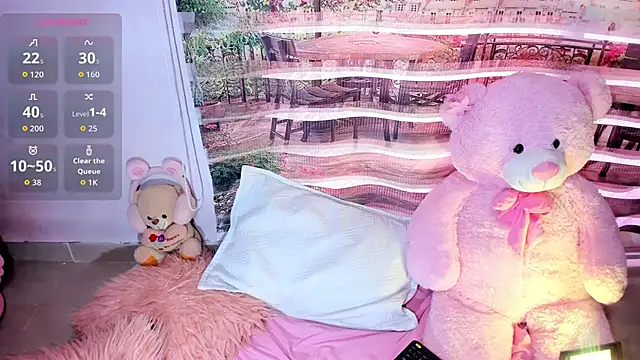 Snapshot of little_doll18_ chatting on June 13, 8:51 pm little doll18 online show from June 13, 8:51 pm