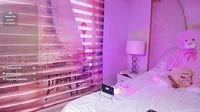 Snapshot of little_doll18_ chatting on July 1, 9:58 pm little doll18 online show from July 1, 9:58 pm