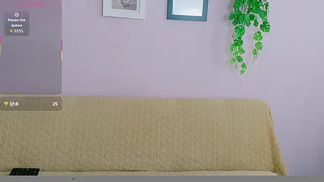 Snapshot of Zara_Fire chatting on June 3, 8:03 pm Zara Fire online show from June 3, 8:03 pm