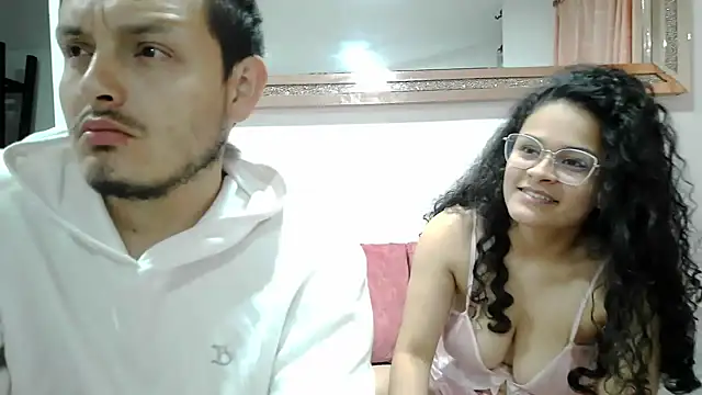 leoylia online show from May 1, 5:01 am
